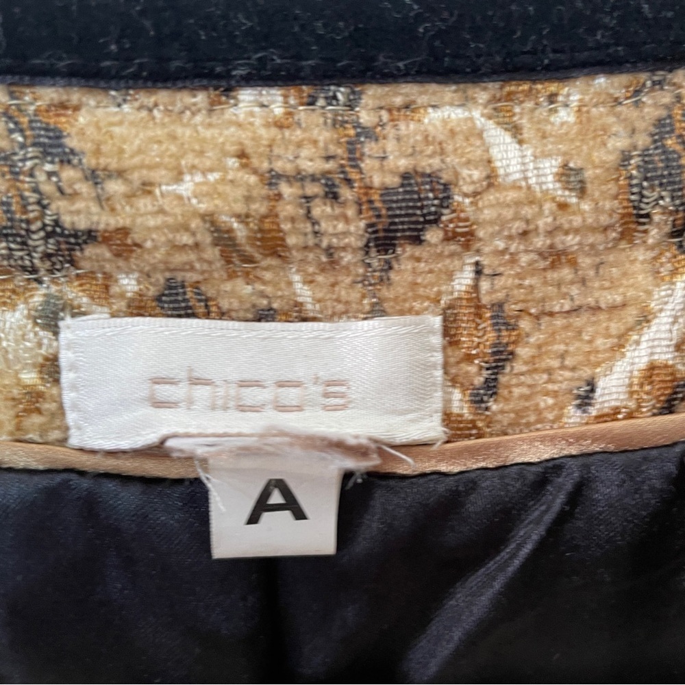 Chico's Metallic Gold Tapestry Pea Coat Majestic Art to Wear Unique Cuff Details - Picture 11 of 11